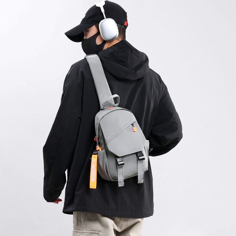 حقيبة صدر رجالية مقاومة للماء  - مراجعة Hiking Backpack Waterproof وسعره